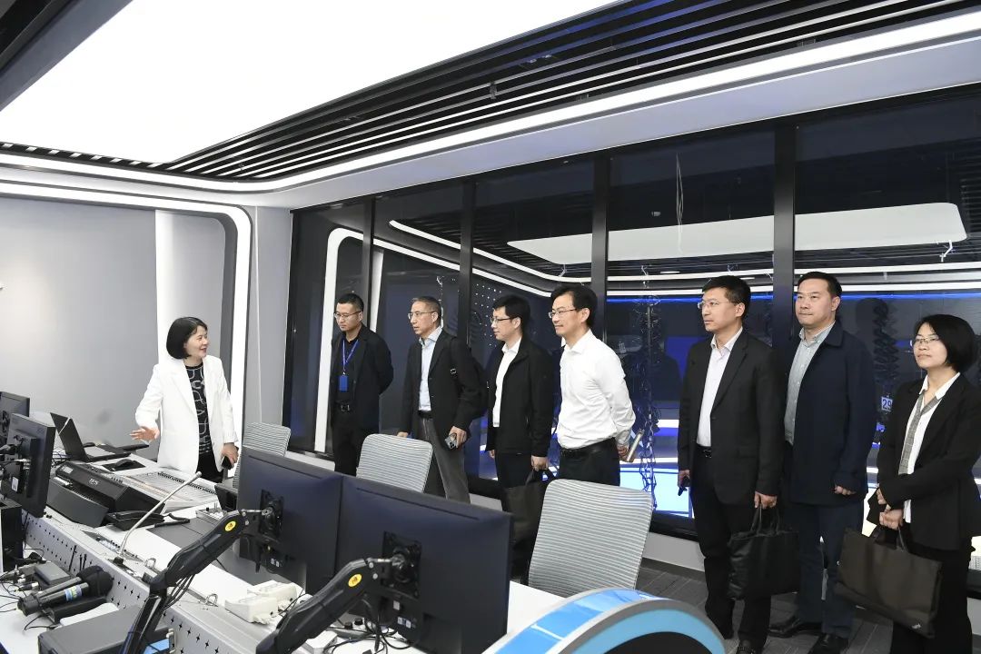 腾博官方诚信官网入口集团与杭报集团签订战略合作协议(图4)